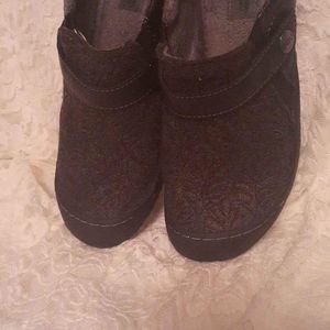 JBU MEMORY FOAM SHOES